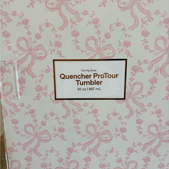 Stanley x LoveShackFancy Tumbler 30 Oz In Coquette Bow Chantilly Like New - Picture 12 of 13